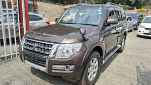 Mitsubishi Pajero V80 3.2 DI-D 2018 Brown