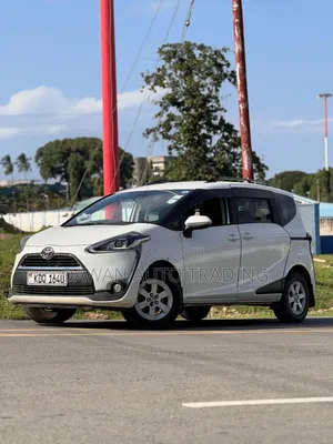 Toyota Sienta 2017 White