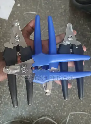 Tail Clamp Cutters in Livestock Farming for Tail Docking