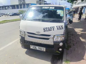 Toyota HiAce 2017 White