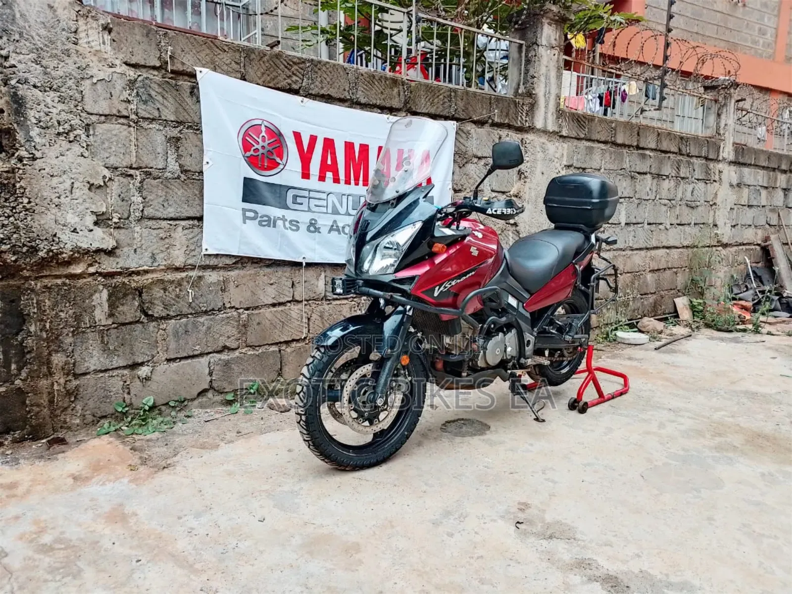 Suzuki V-Strom 2007 Red