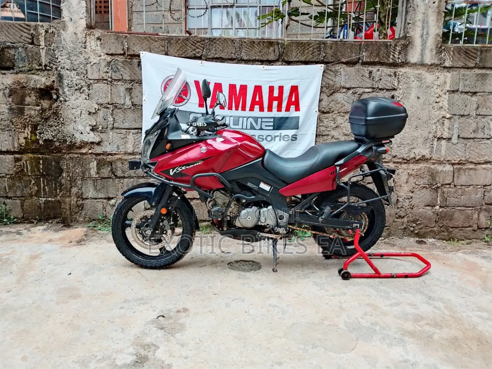 Suzuki V-Strom 2007 Red
