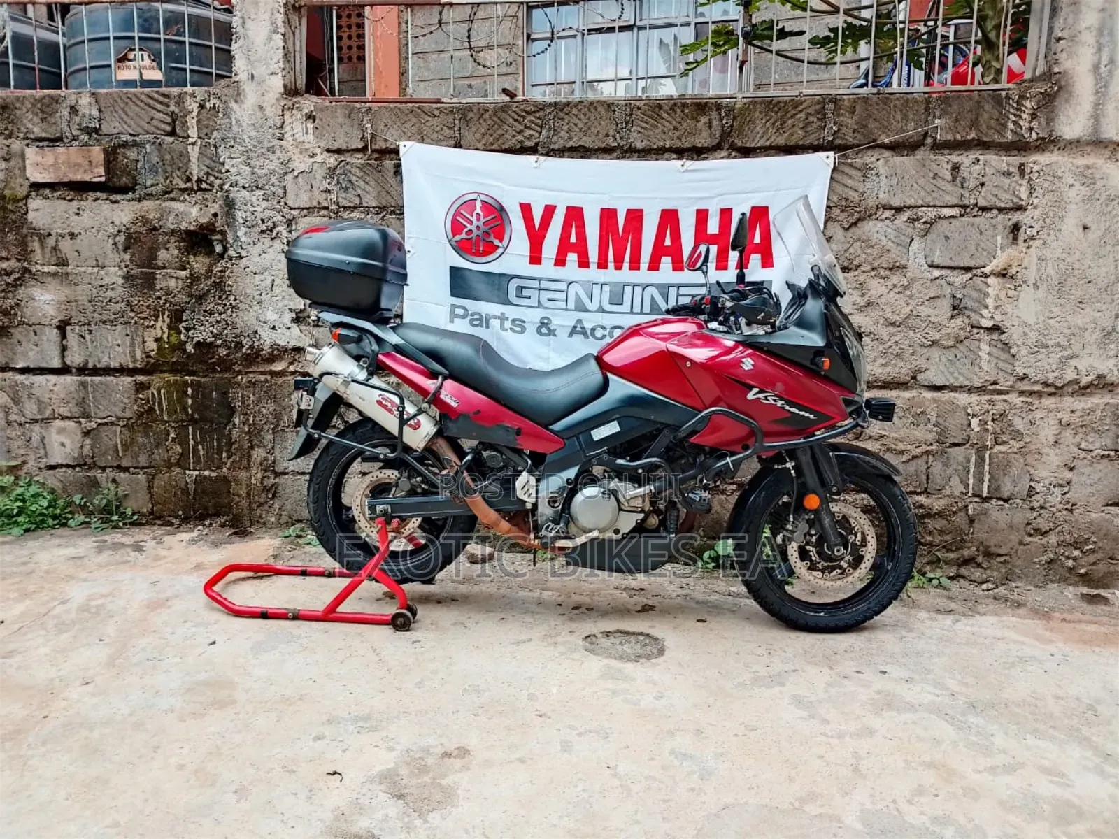 Suzuki V-Strom 2007 Red