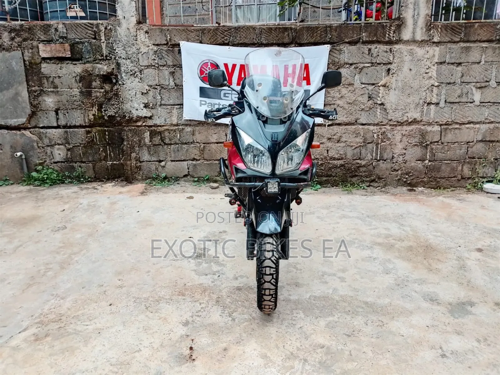 Suzuki V-Strom 2007 Red