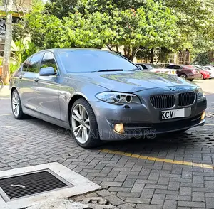 BMW 528i 2011 Gray