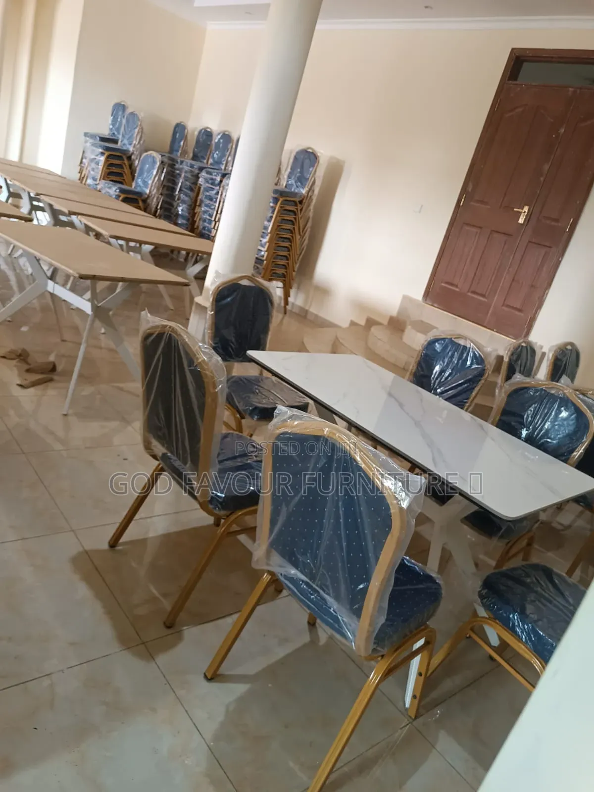 Stackable 6 Chairs Plus Dining Table Set Fgh9