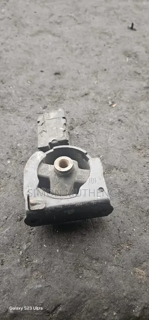 Fielder Toyota Reliable Mountings (Gearbox)