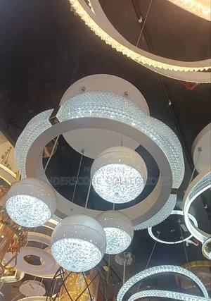 Executive Hotel/Airbnb or Hotel Chandelier