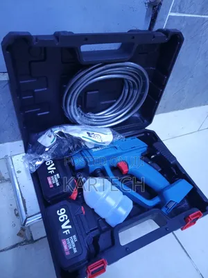 Makita Cordless Portable Pressure Washer Kit.
