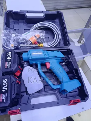 Makita Cordless 96vf Pressure Washer Kit.