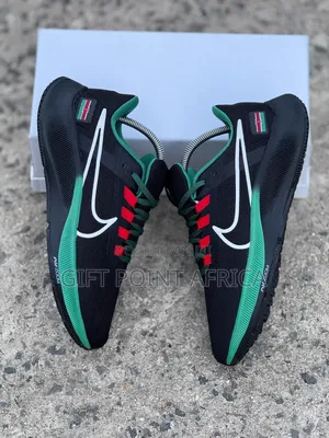 Black Nike Air Zoom Pegasus 38) Runners Sneakers