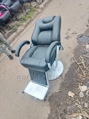 Adjusted Barber Chair. In Silver Base