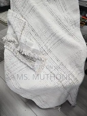*Premium Quality Minimalist Throw Blankets*