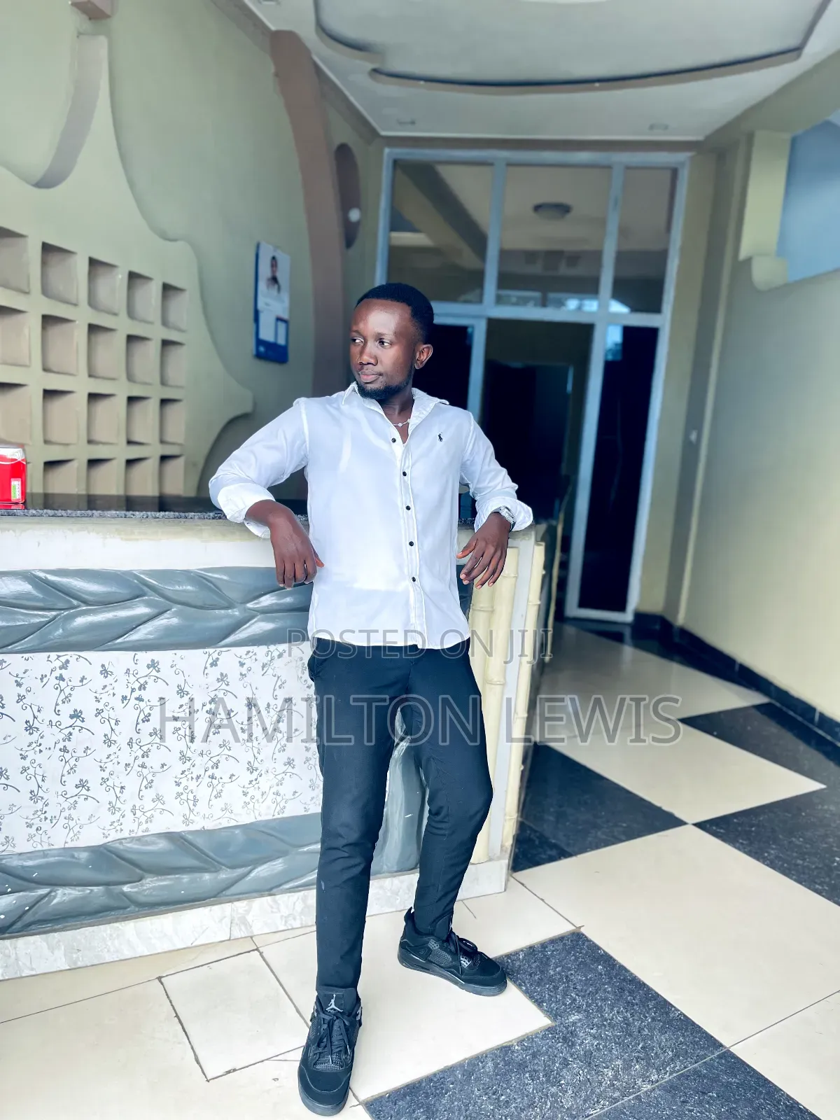 Receptionist