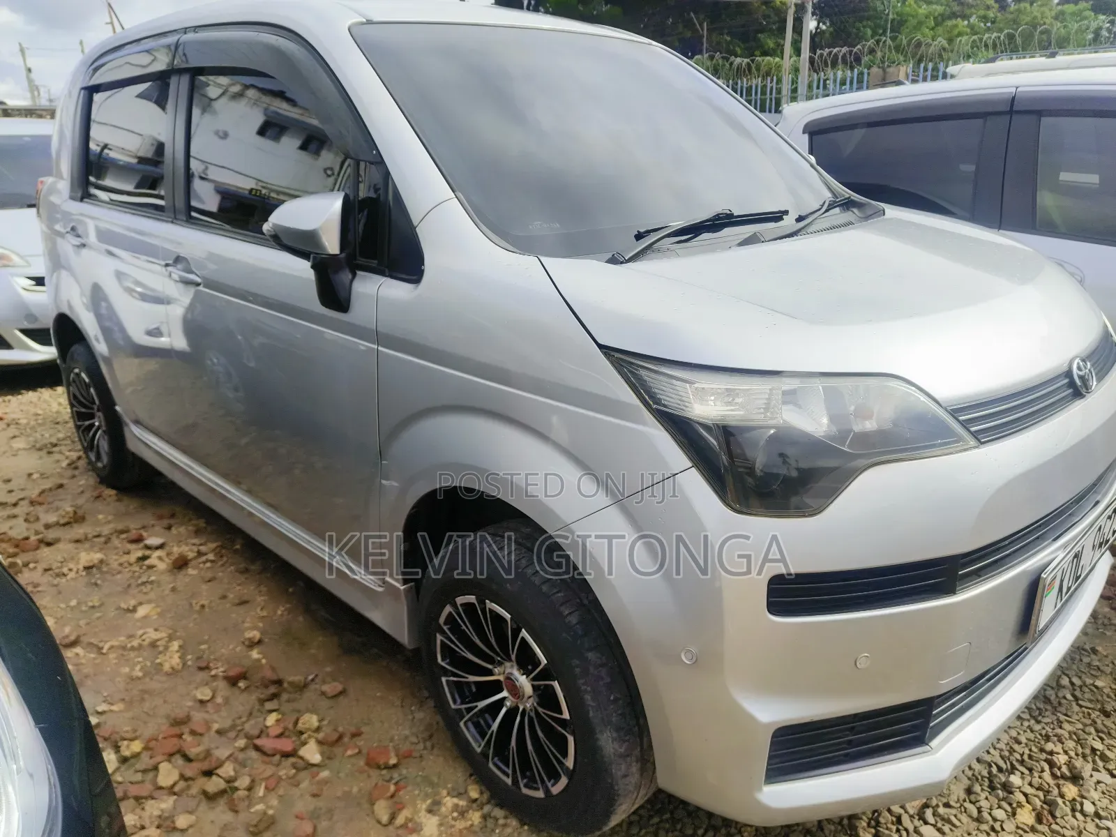 Toyota Spade 2016 Silver