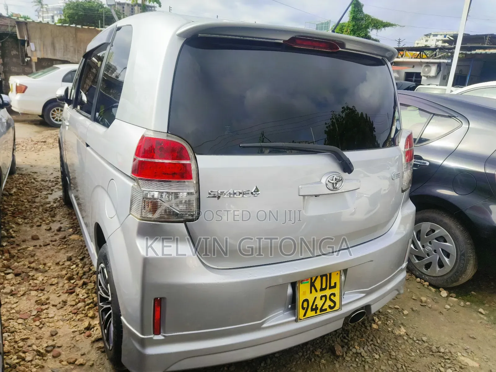 Toyota Spade 2016 Silver