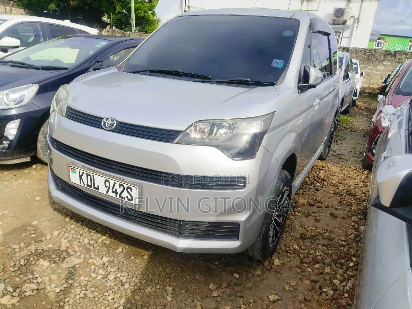 Toyota Spade 2016 Silver
