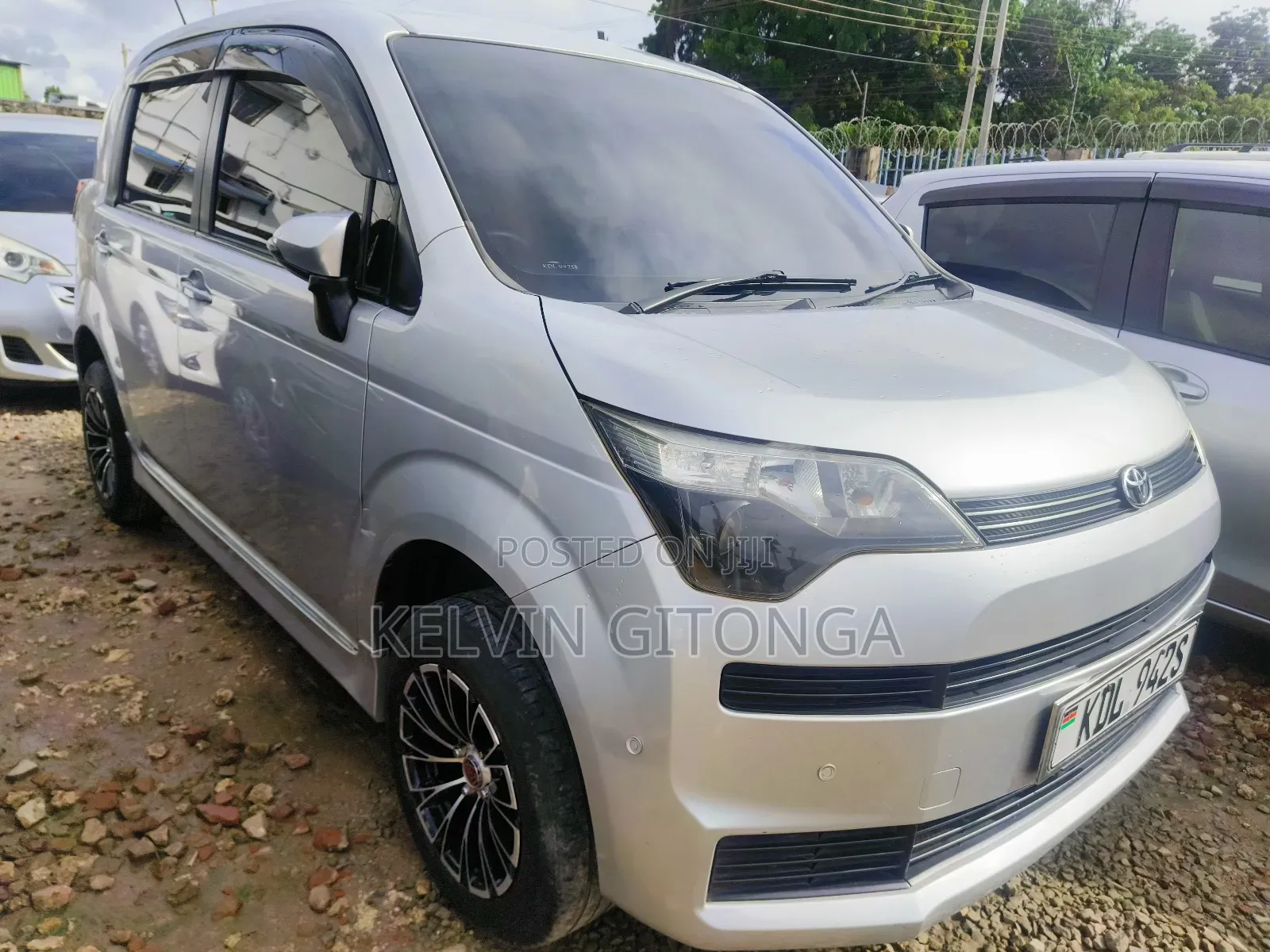 Toyota Spade 2016 Silver