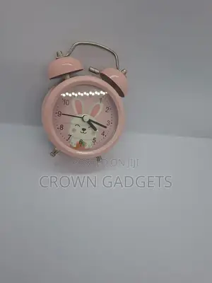 Vintage Alarm Clock – Classic Look, Modern Function