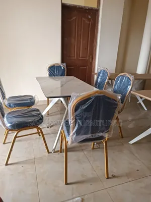 White Stackable Dining/Hotel Table Plus 6 Comfy Chairs Er3
