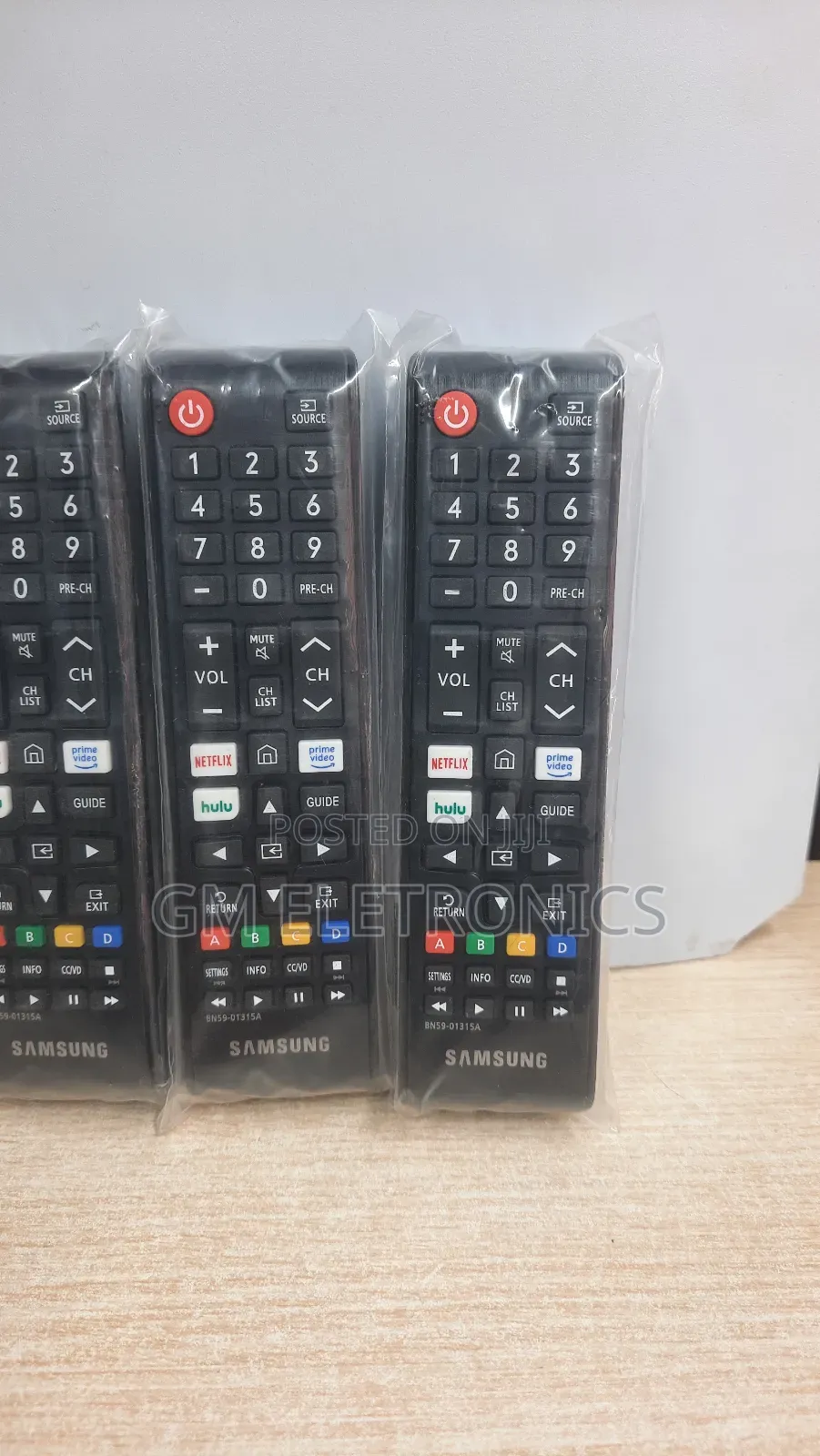 Samsung Bn59-01315a Universal Remote Control + Batteries.