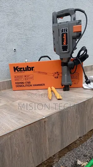 A Kzubr Kdh96-1700 Demolition Hammer. * 