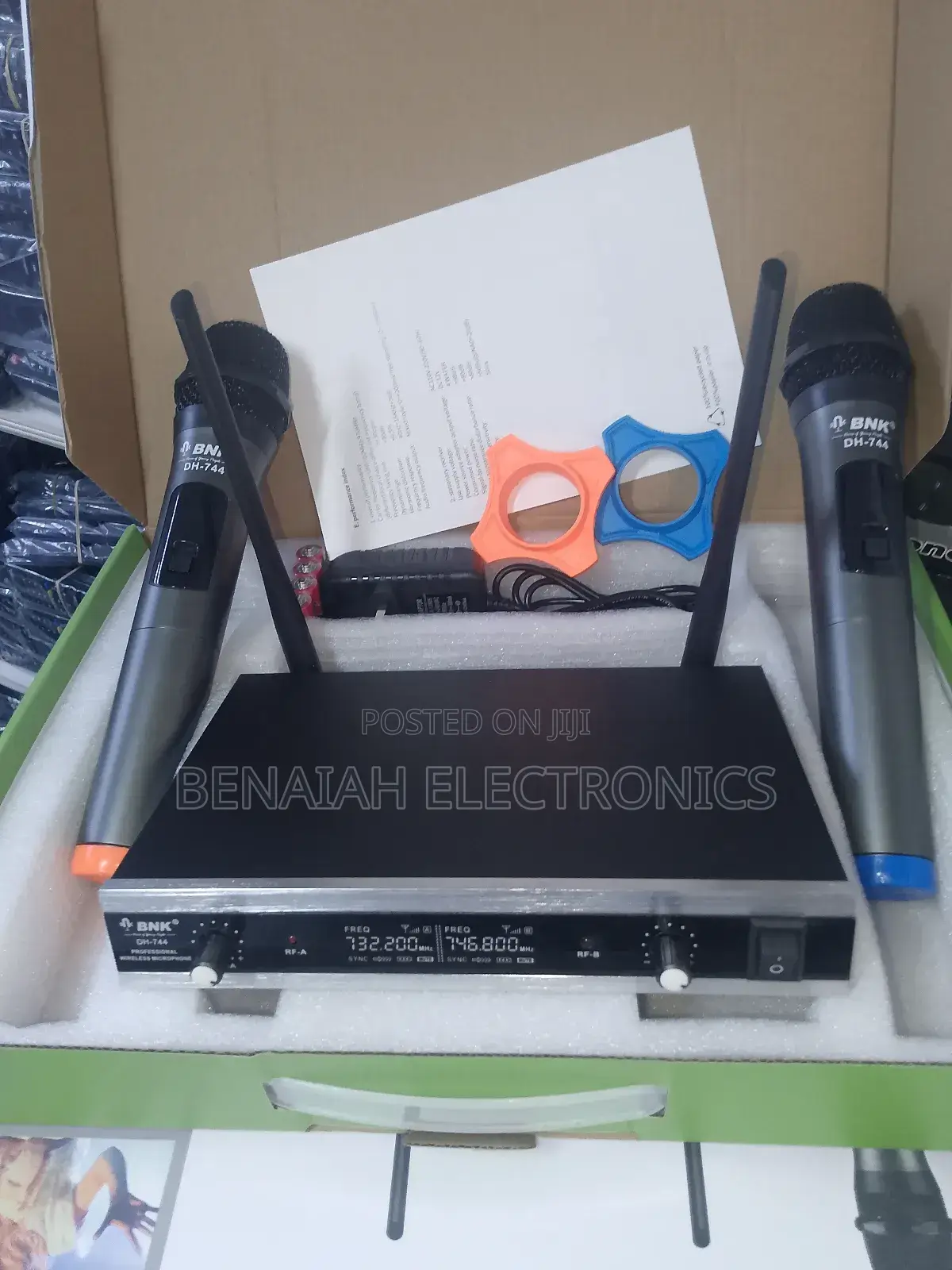 Bnk744 Wireless Universal Mic, Professional Performance