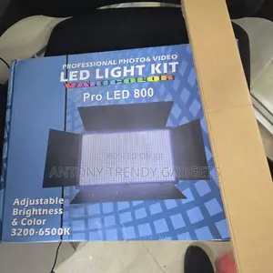 Pro U800 Varicolor Light – 3200–6500k + Tripod Stand