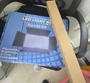 U800 Video Light – Adjustable Brightness Stand Combo