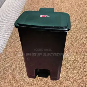 Economically Cheap 30l Litres Plastic Foot Pedal Waste Bin