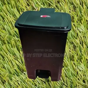Ideal for Kitchens 30l Litres Plastic Foot Pedal Waste Bin