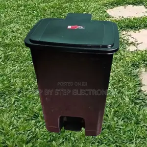 Easy to Clean 30l Litres Plastic Foot Pedal Waste Bin