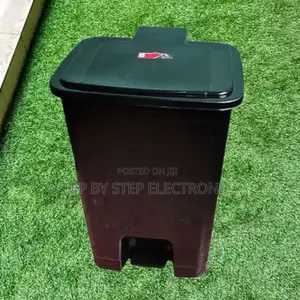 Easy to Manage 30l Litres Plastic Foot Pedal Waste Bin