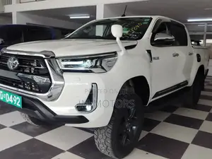 Toyota Hilux 2020 White