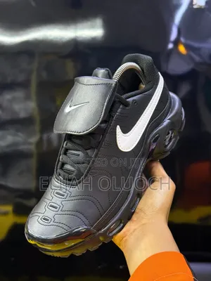 Nike Air Max Plus Tiempo 'Black and White'