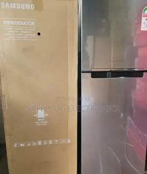 Refregirator Samsung 233l, 2 Door Top Freezer (Rt28k3032s8)