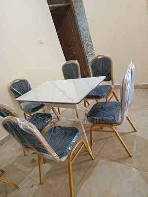 Vintage White Dining/Hotel Table Plus 6 Chairs Stackable Yq7