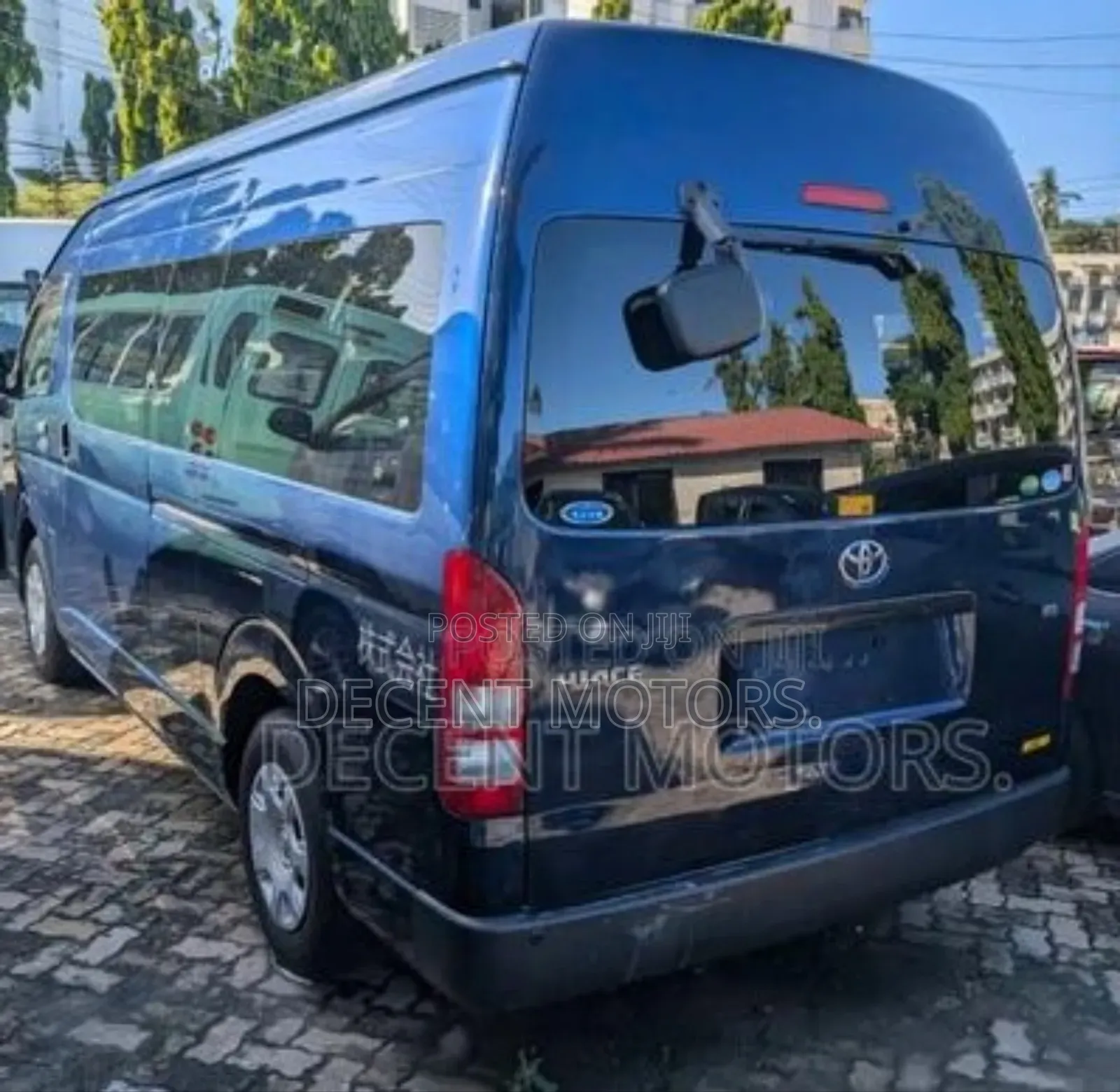 Toyota HiAce 2018 Blue