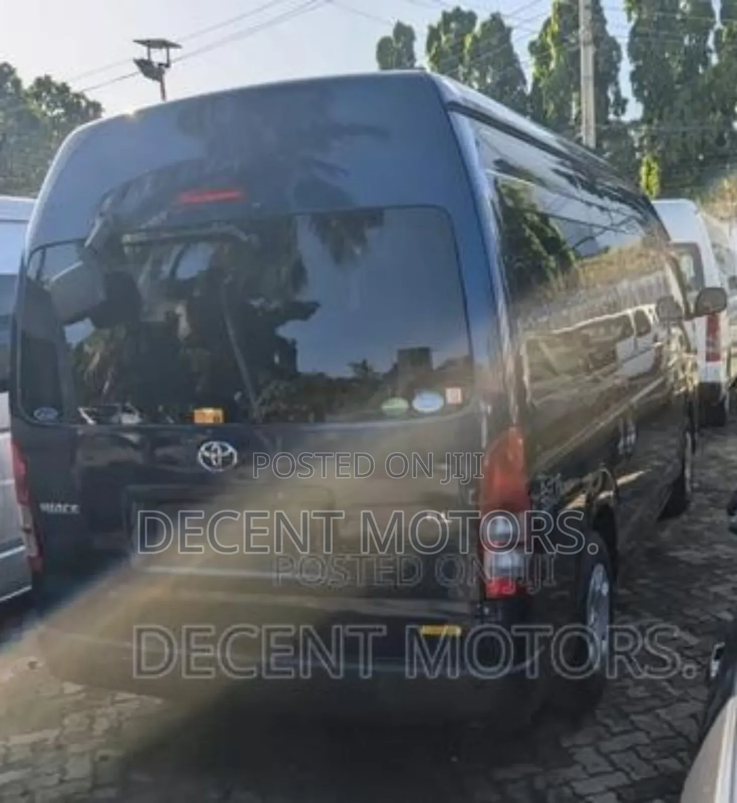 Toyota HiAce 2018 Blue