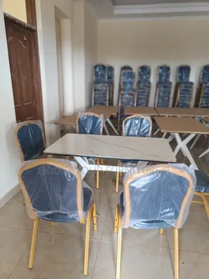 Generic Modern White Dining/Hotel Table Plus 6 Comfy Chairs