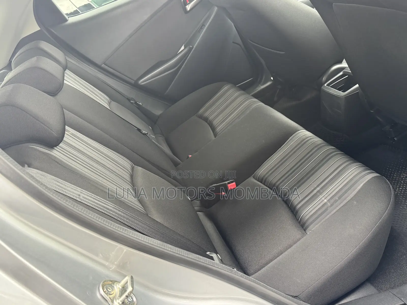 Mazda 2 2020 Silver