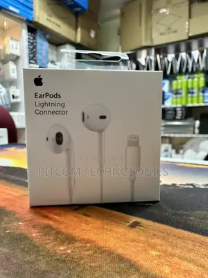 iPhone Earphones. Lightning Earphones