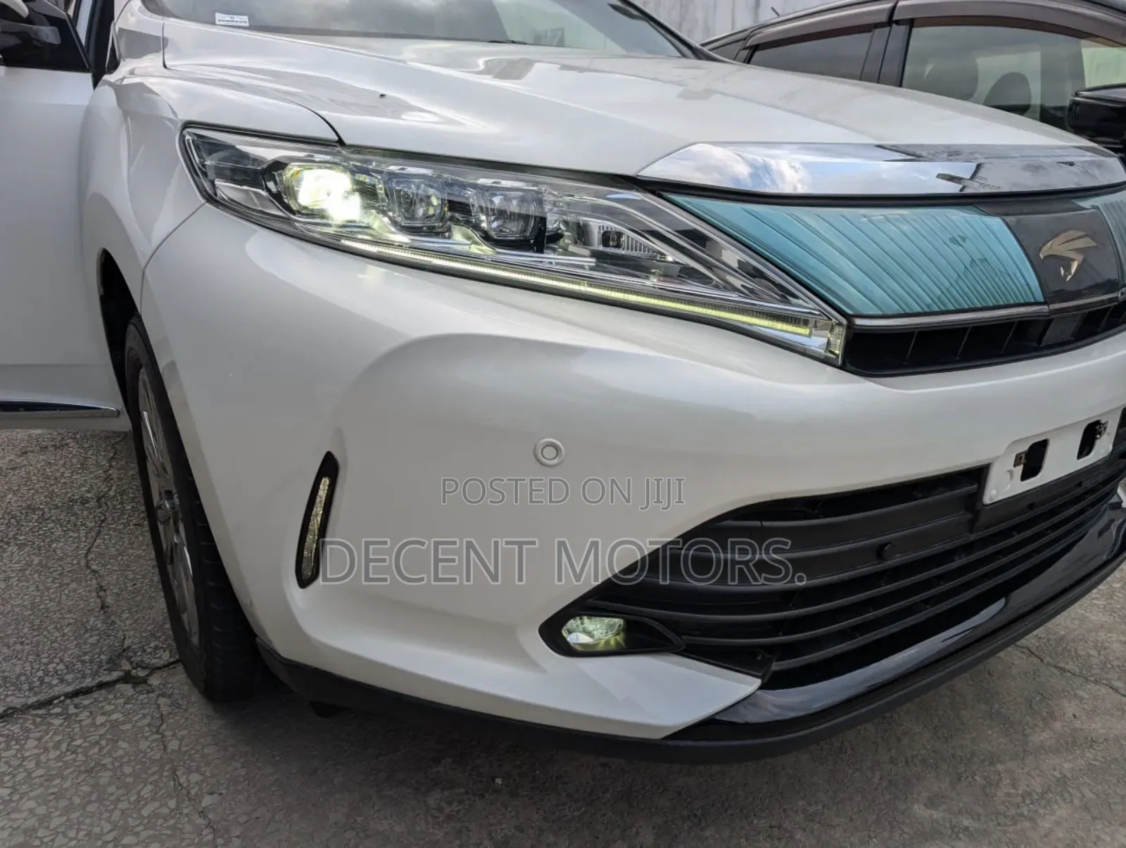 Toyota Harrier 2.0 2018 White