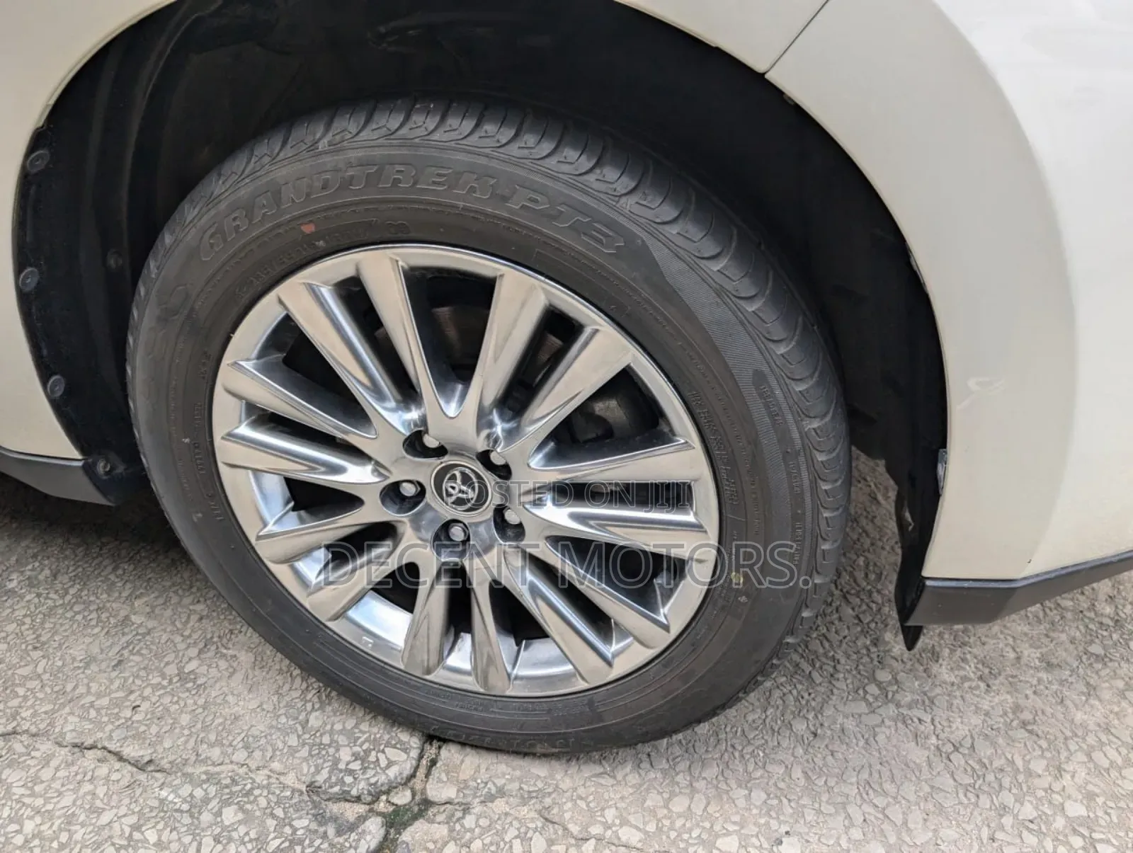 Toyota Harrier 2.0 2018 White