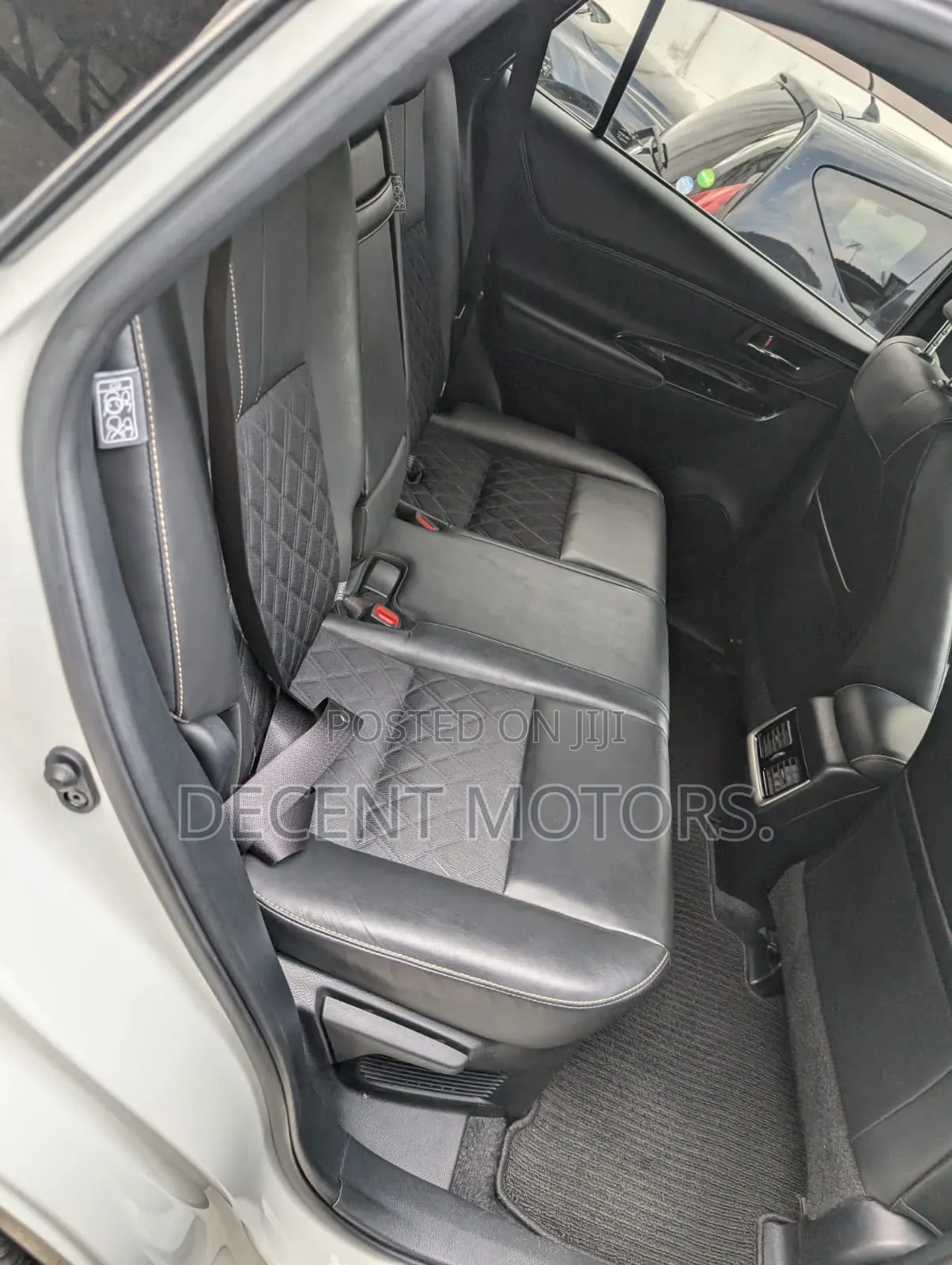 Toyota Harrier 2.0 2018 White