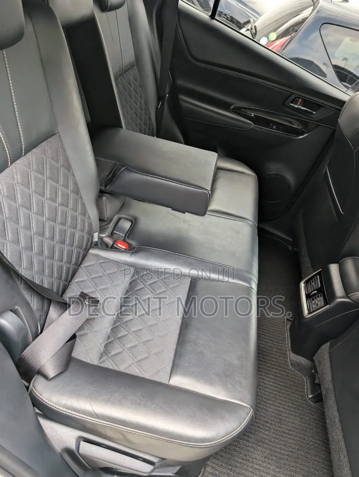 Toyota Harrier 2.0 2018 White