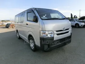 Toyota HiAce 2018 Silver