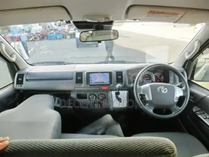 Toyota HiAce 2018 Silver