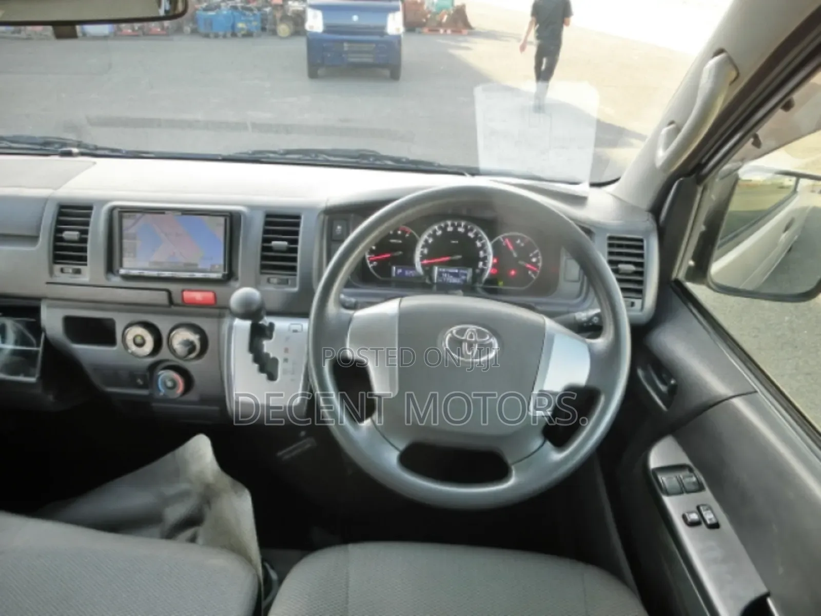Toyota HiAce 2018 Silver
