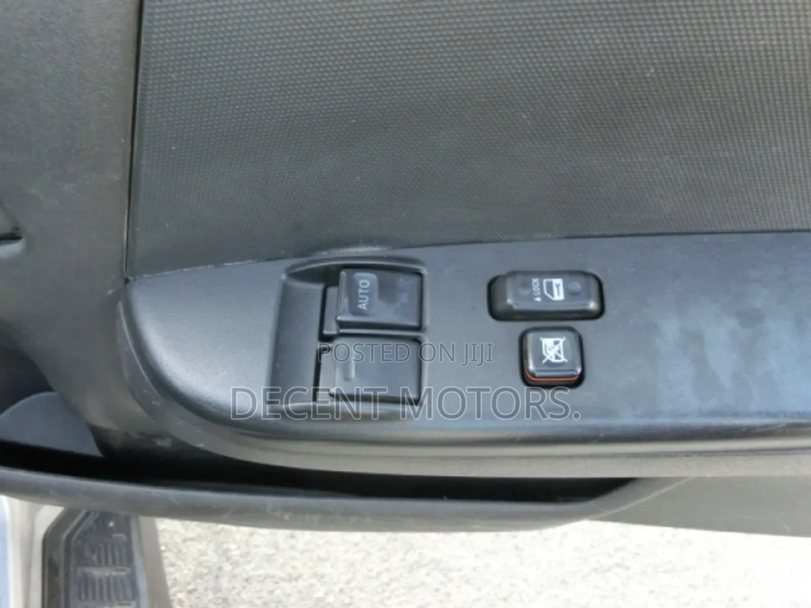 Toyota HiAce 2018 Silver